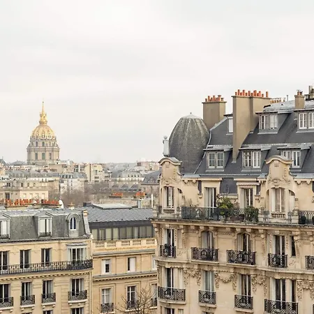 Beautiful Overlooking The Turn Eiffel Daire Paris
